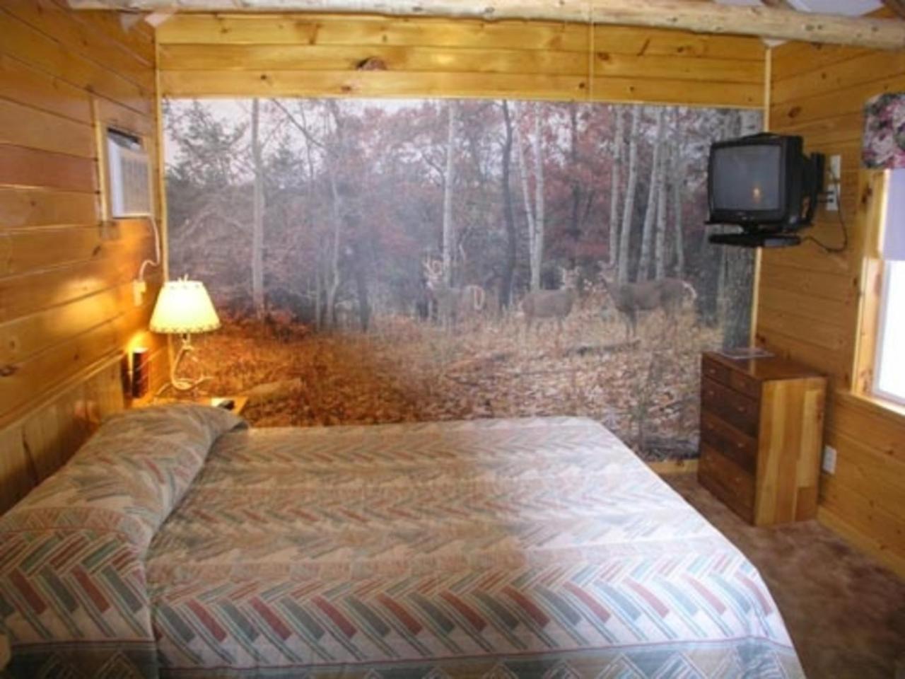 Maple Leaf Motel Schroon Lake Экстерьер фото